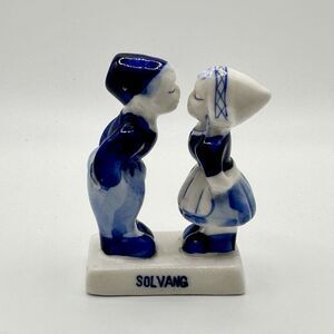 Delft Blue Kissing Couple Vintage Dutch Boy & Girl Figurine